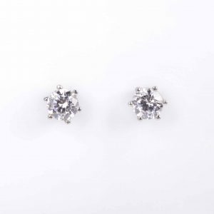 Pendientes de oro blanco con diamantes talla brillante con un peso total de 0,30ct. Tambien disponible con 0,40ct (ref.188), 0,50ct (ref.189) y 0,60ct (ref.190).